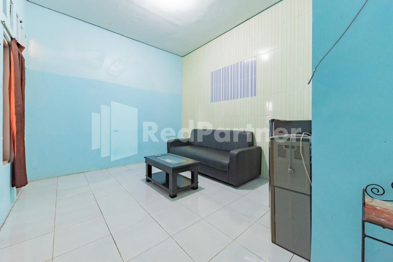Ana Guest House Syariah Mitra Reddoorz Banjarbaru Exteriör bild