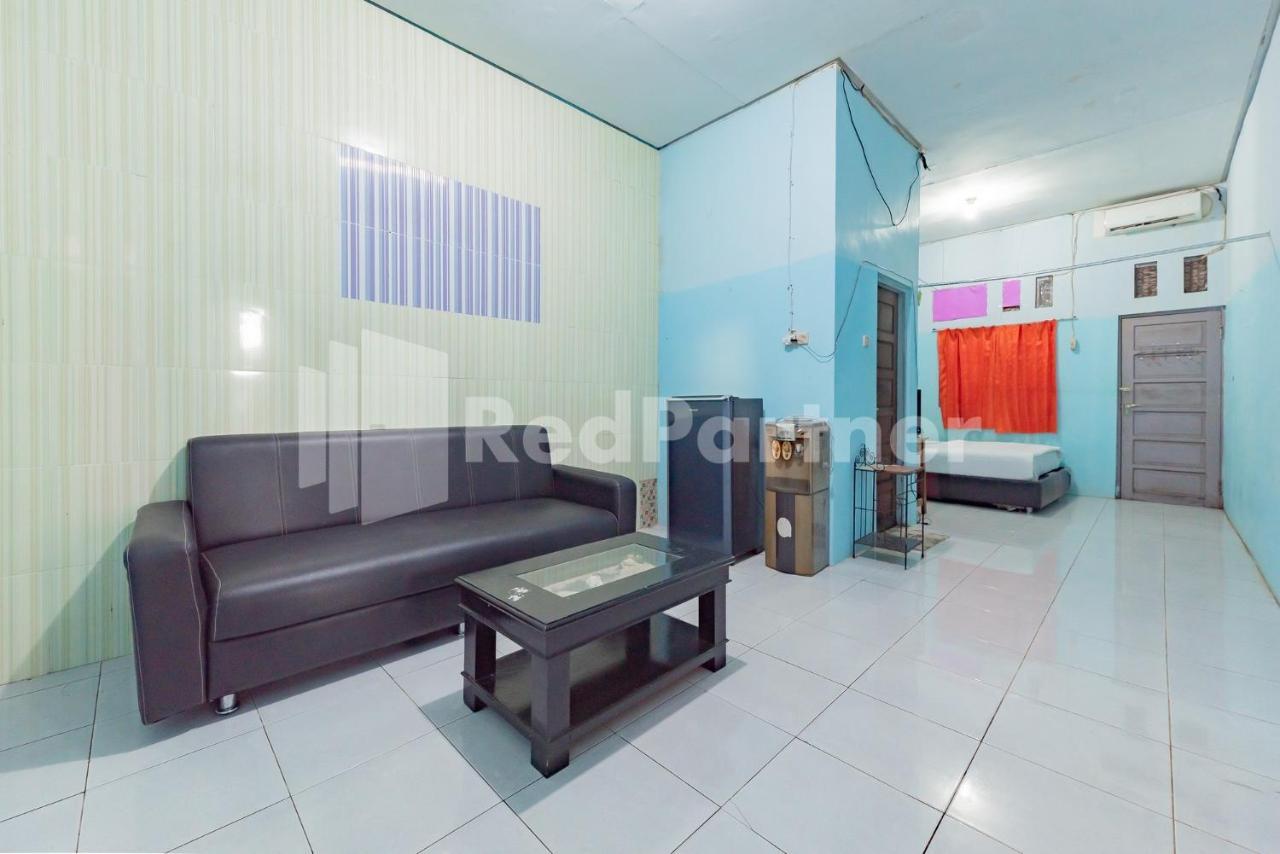 Ana Guest House Syariah Mitra Reddoorz Banjarbaru Exteriör bild