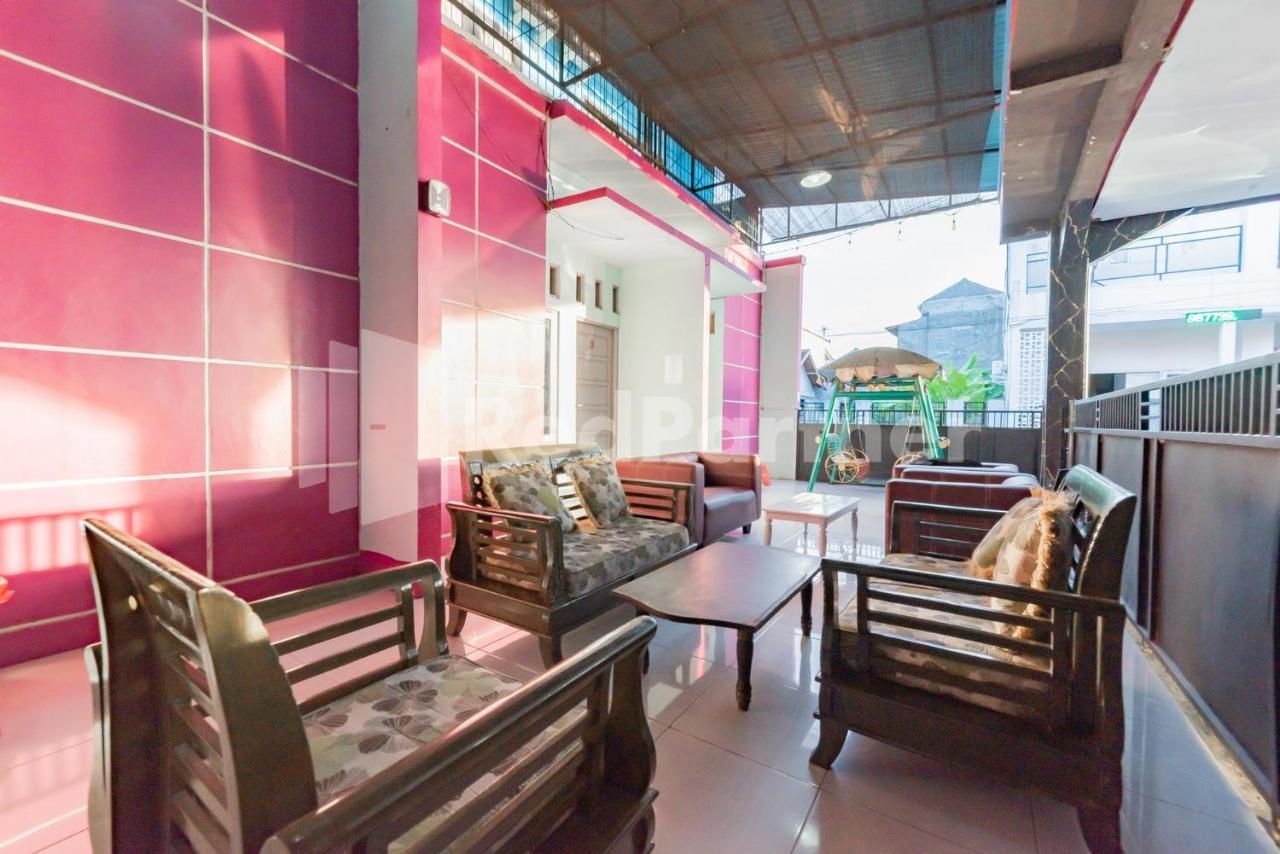 Ana Guest House Syariah Mitra Reddoorz Banjarbaru Exteriör bild