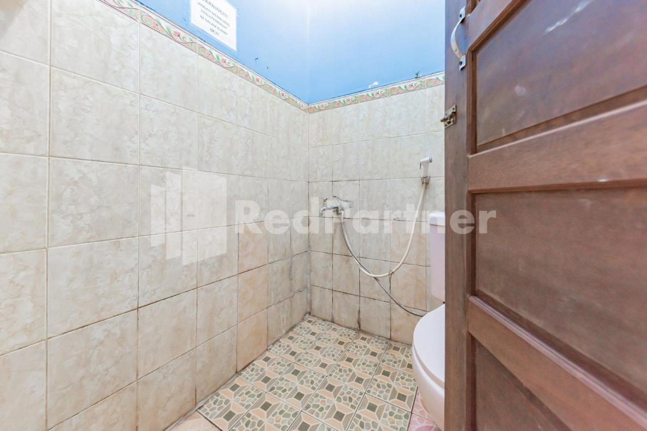 Ana Guest House Syariah Mitra Reddoorz Banjarbaru Exteriör bild